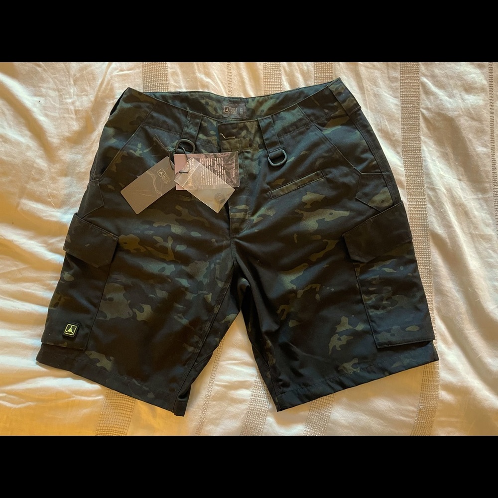 NWT- Triple Aught Design (TAD) Force 10 Recon RS shorts in Multicam Black SZ 34